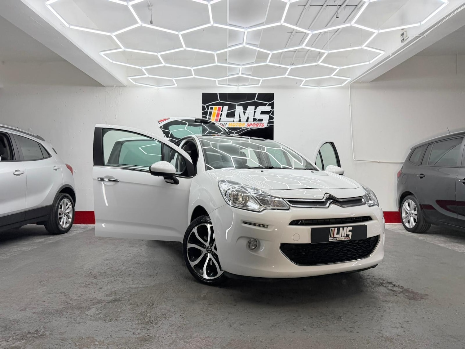 Used Citroen C3 2016 for sale - 76637168: Photo 42