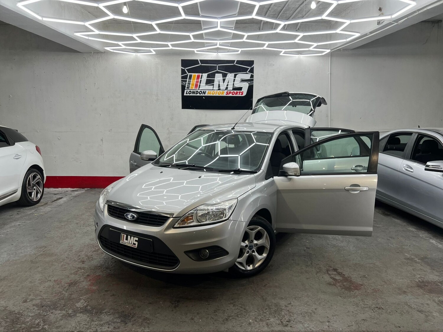 Used Ford Focus 2010 for sale - 78106427: Photo 13