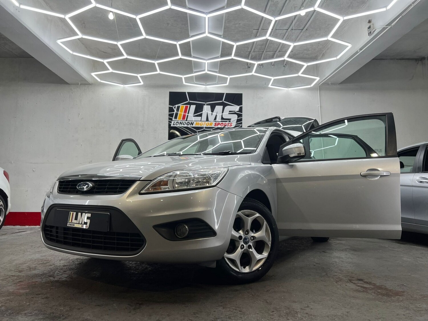 Used Ford Focus 2010 for sale - 78106427: Photo 17