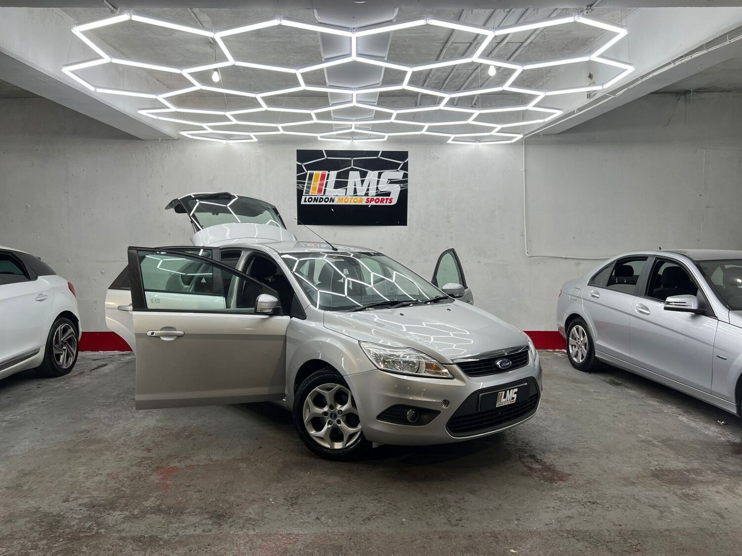 Used Ford Focus 2010 for sale - 78106427: Photo 28