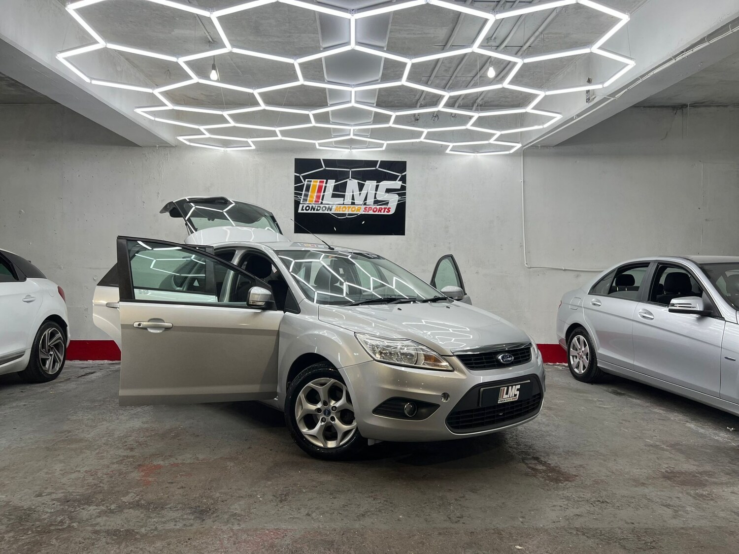 Used Ford Focus 2010 for sale - 78106427: Photo 29