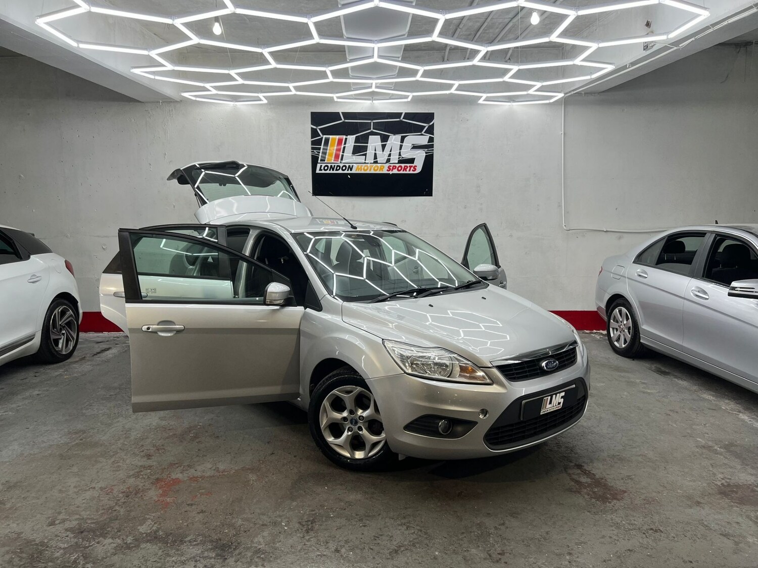 Used Ford Focus 2010 for sale - 78106427: Photo 31