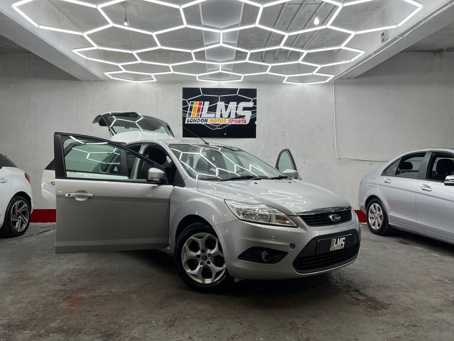 Used Ford Focus 2010 for sale - 78106427: Photo 32