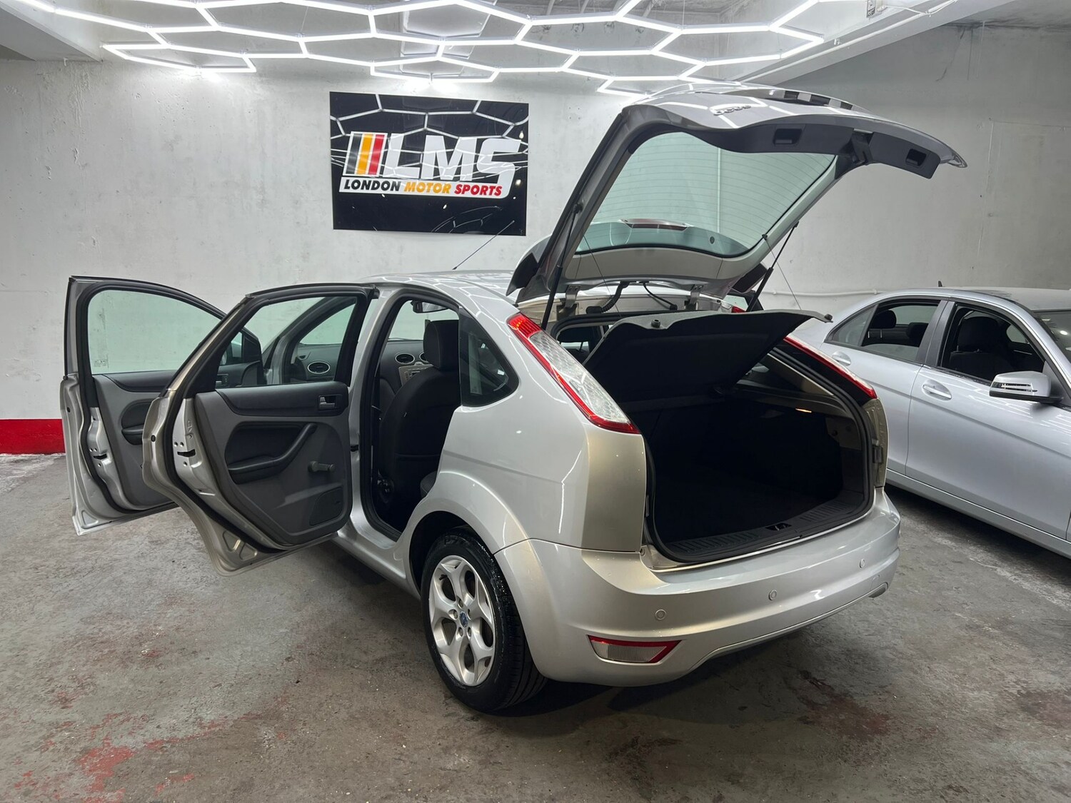 Used Ford Focus 2010 for sale - 78106427: Photo 69