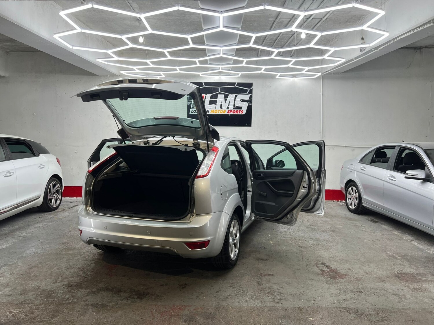 Used Ford Focus 2010 for sale - 78106427: Photo 83