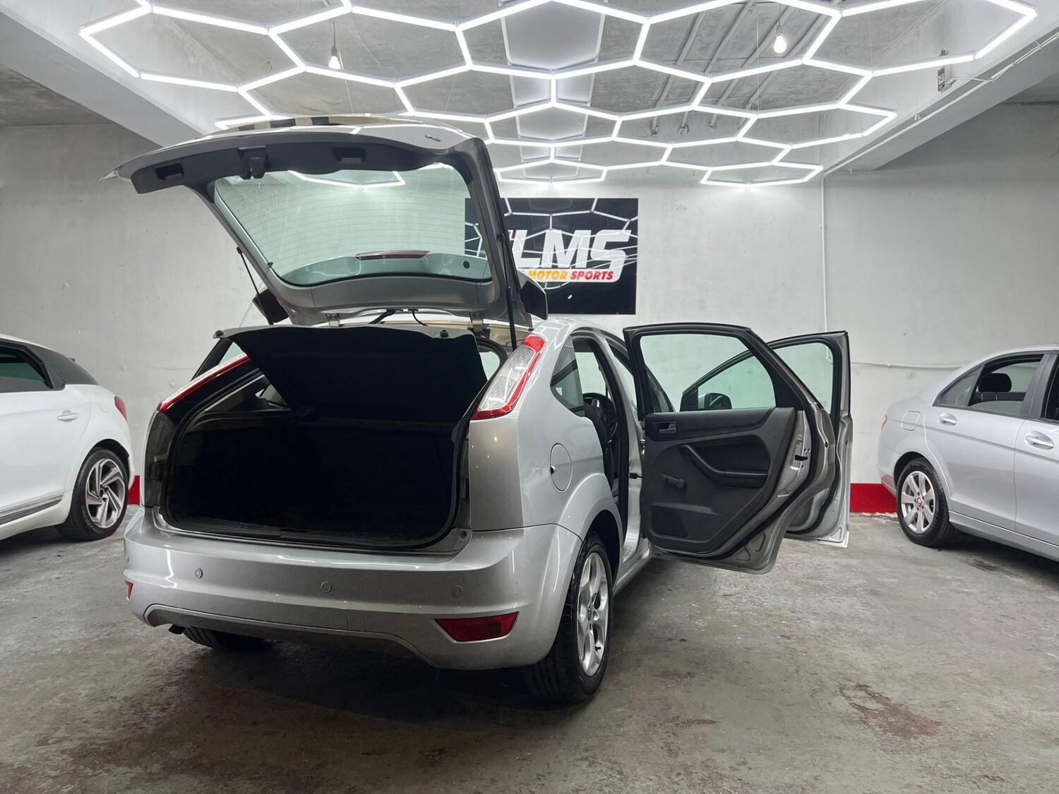 Used Ford Focus 2010 for sale - 78106427: Photo 87