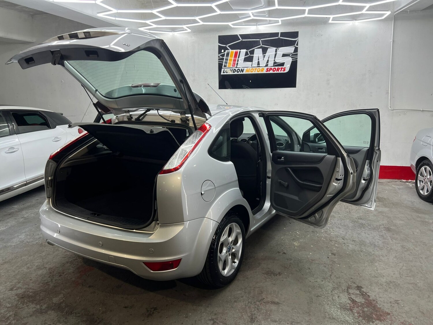 Used Ford Focus 2010 for sale - 78106427: Photo 88