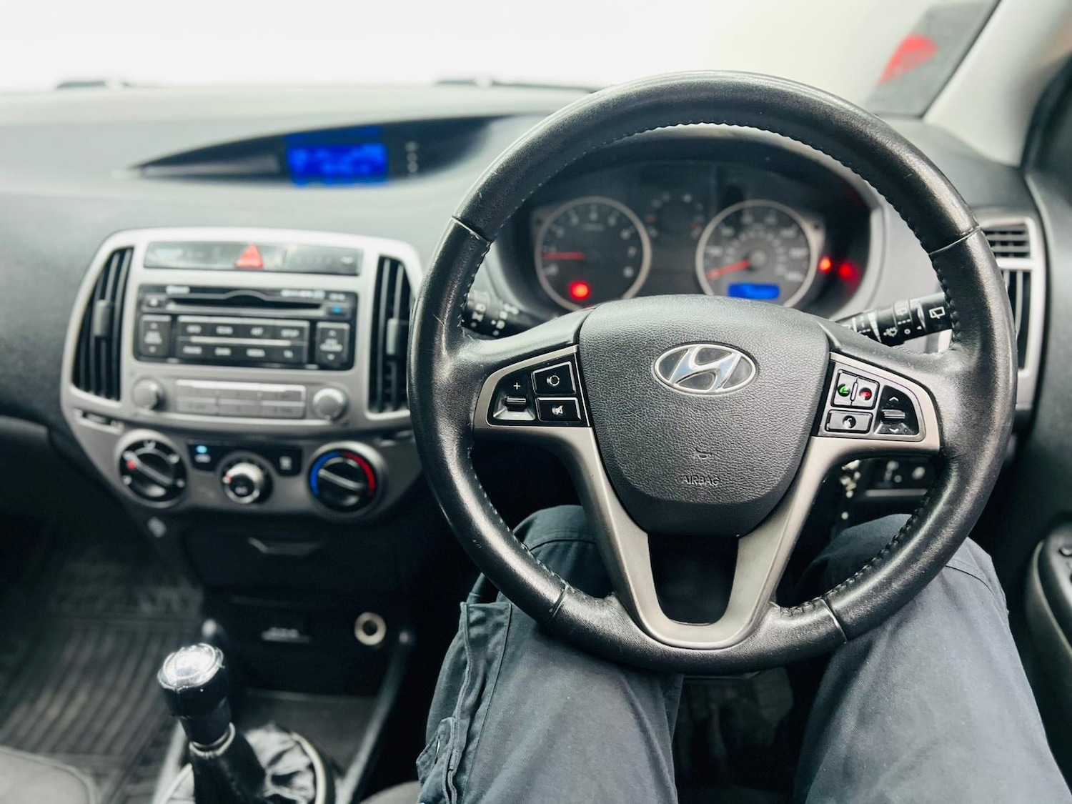 Used Hyundai i20 2014 for sale - 77079284: Photo 40