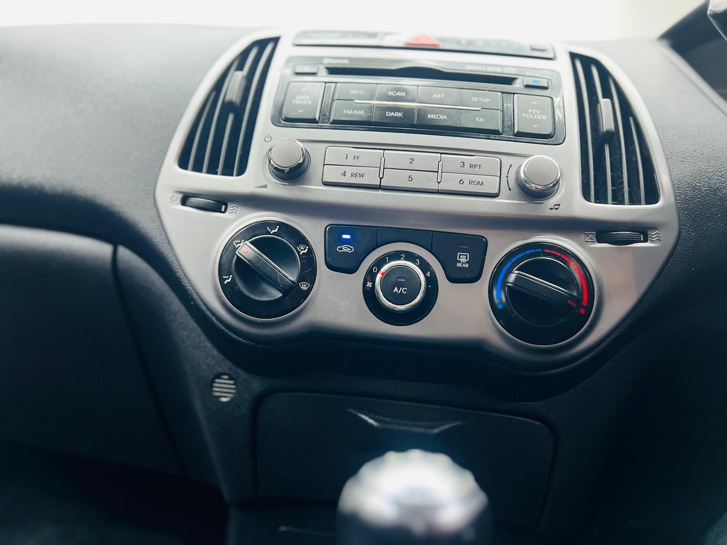 Used Hyundai i20 2014 for sale - 77079284: Photo 46