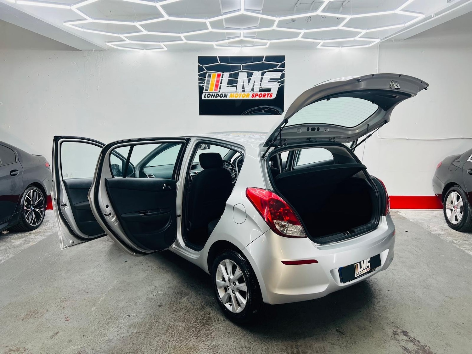 Used Hyundai i20 2014 for sale - 77079284: Photo 85