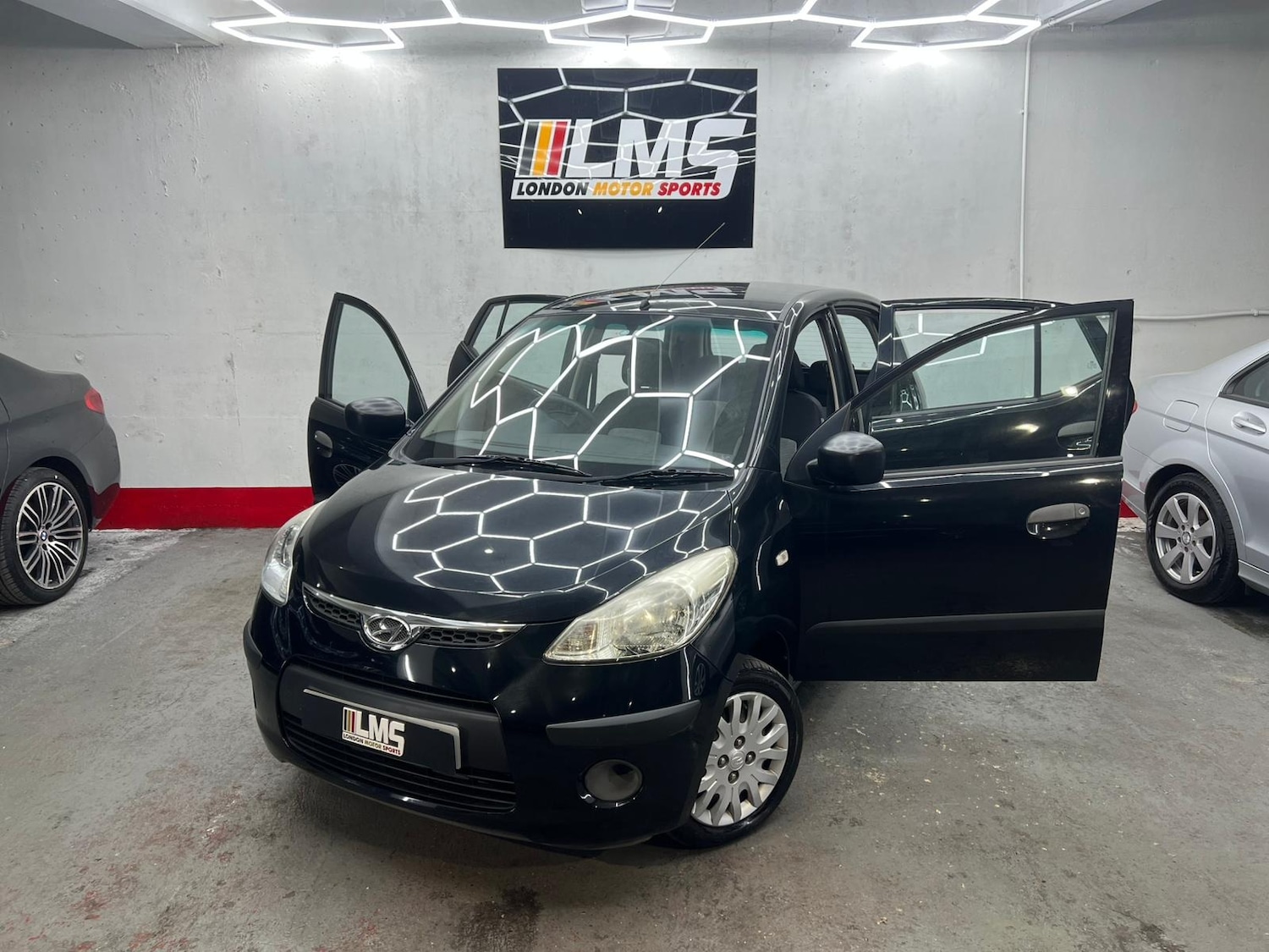 Used Hyundai i10 2010 for sale - 78190325: Photo 14