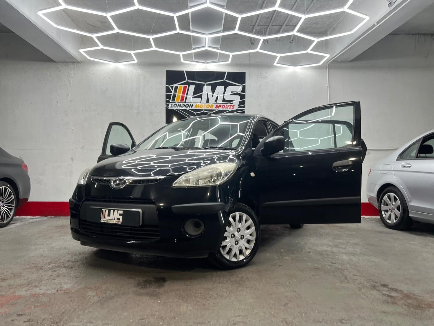 Used Hyundai i10 2010 for sale - 78190325: Photo 21