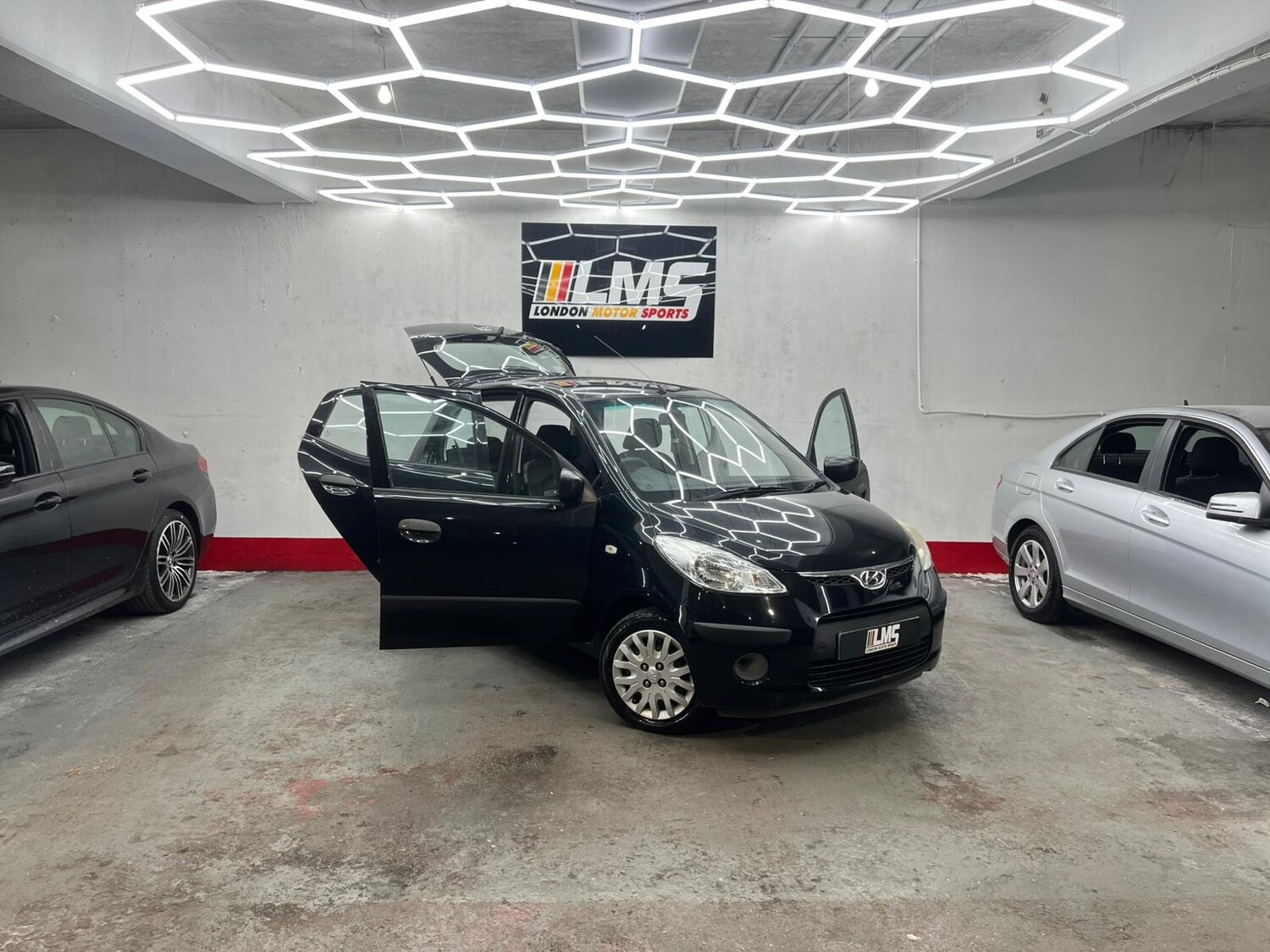 Used Hyundai i10 2010 for sale - 78190325: Photo 39