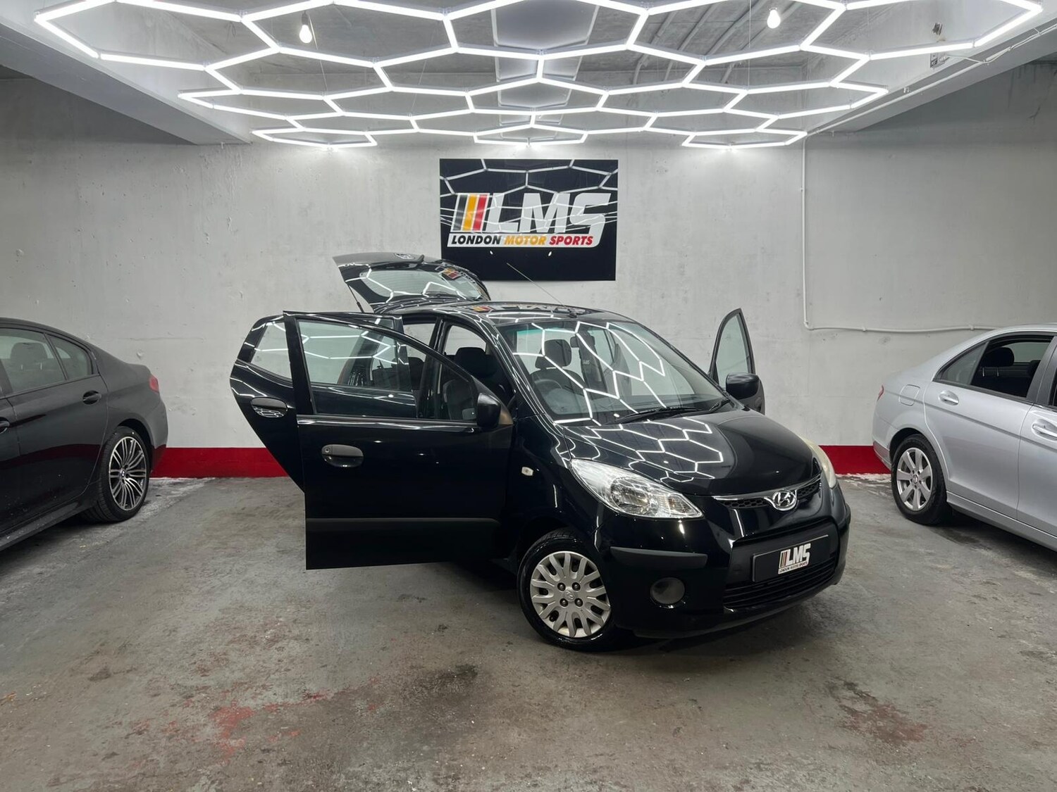 Used Hyundai i10 2010 for sale - 78190325: Photo 40