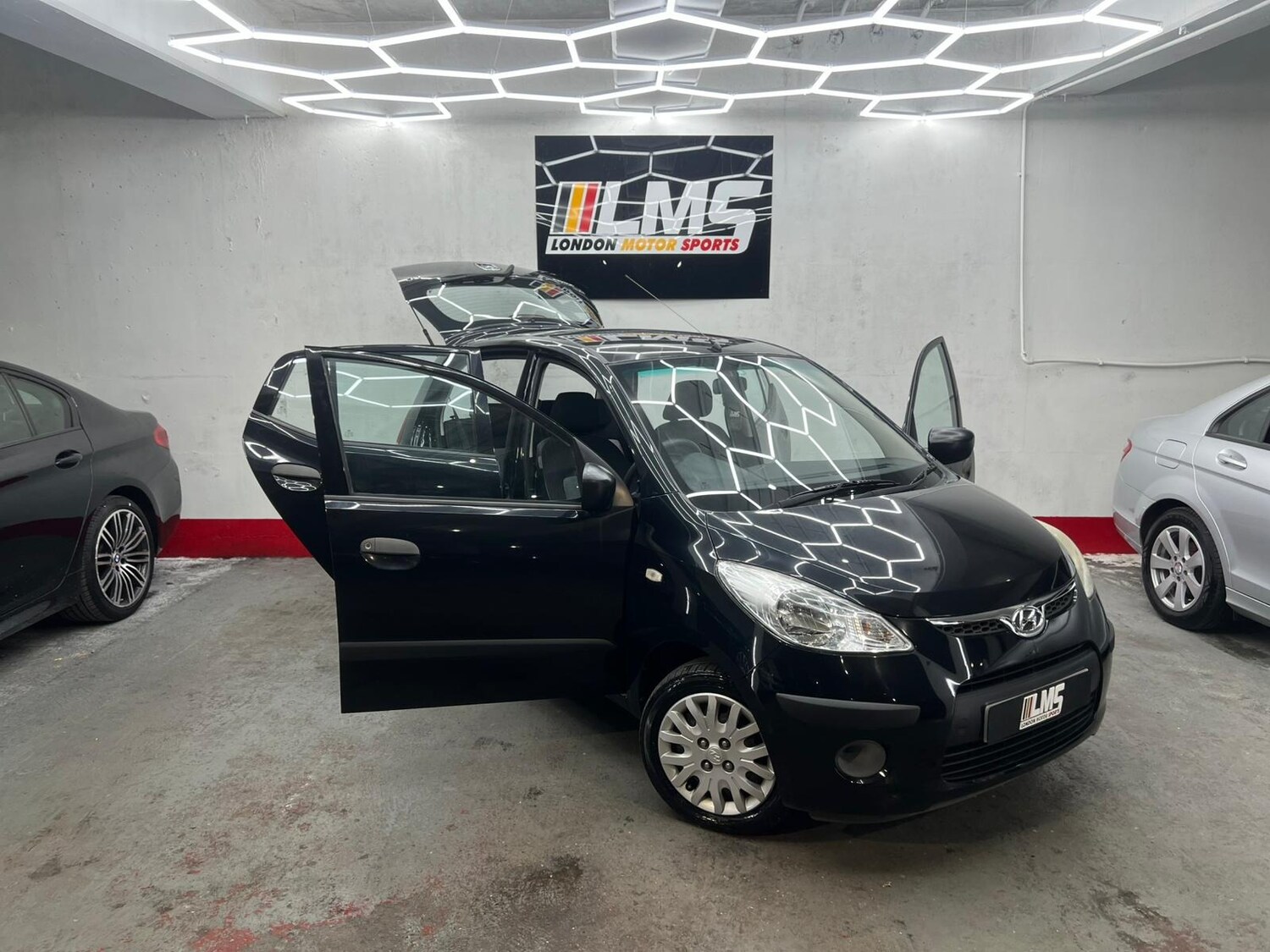 Used Hyundai i10 2010 for sale - 78190325: Photo 41