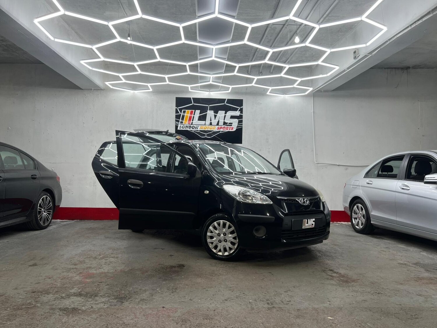 Used Hyundai i10 2010 for sale - 78190325: Photo 43