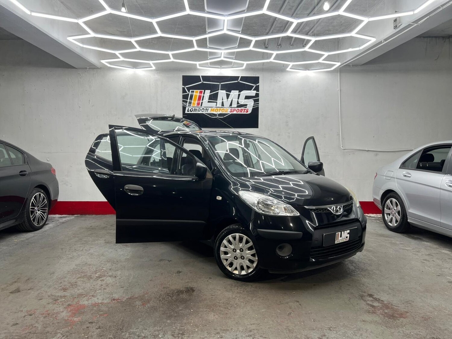 Used Hyundai i10 2010 for sale - 78190325: Photo 44