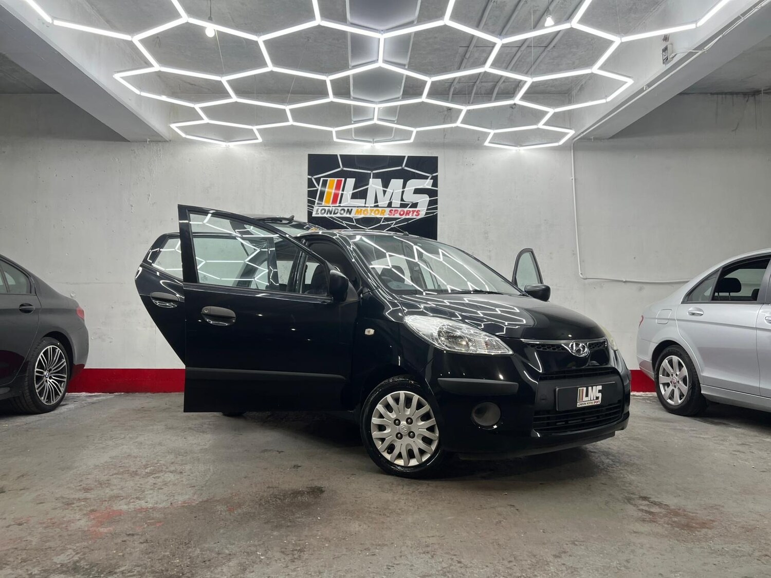 Used Hyundai i10 2010 for sale - 78190325: Photo 46