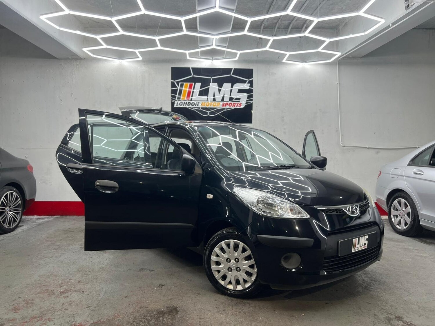 Used Hyundai i10 2010 for sale - 78190325: Photo 47