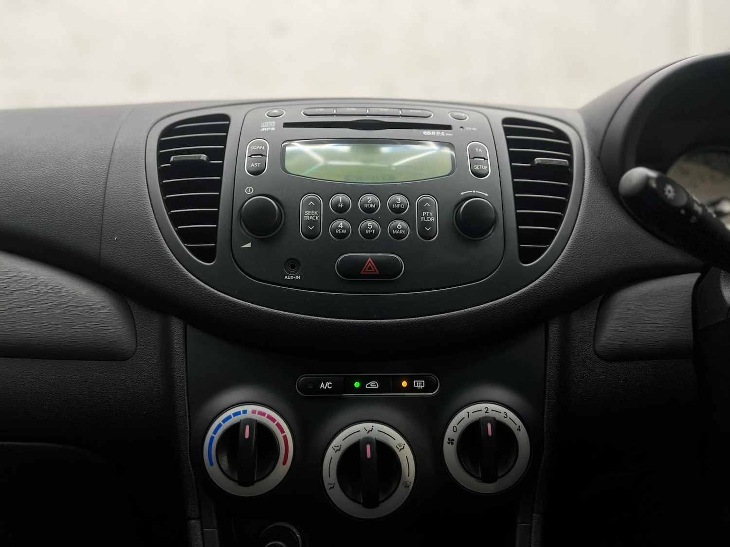 Used Hyundai i10 2010 for sale - 78190325: Photo 61