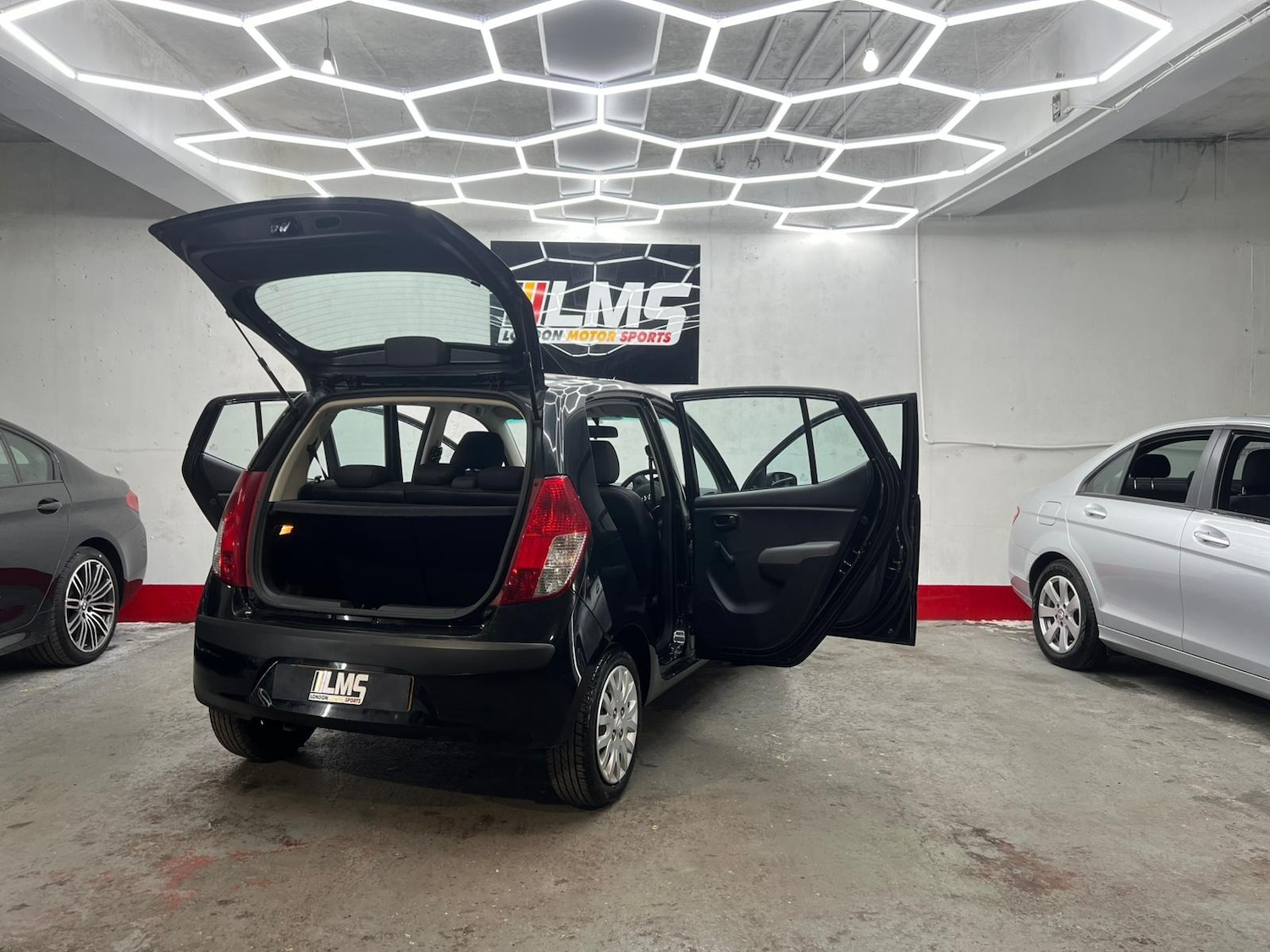 Used Hyundai i10 2010 for sale - 78190325: Photo 85