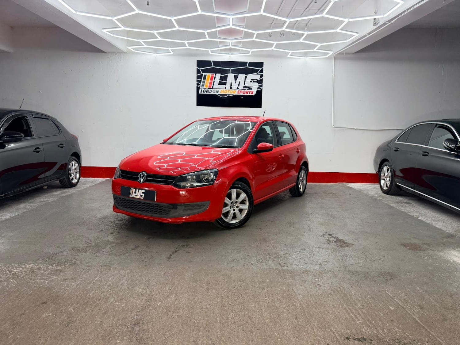 Used Volkswagen Polo 2010 for sale - 76437054: Photo 1