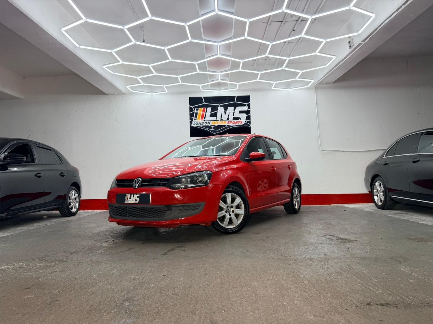 Used Volkswagen Polo 2010 for sale - 76437054: Photo 2