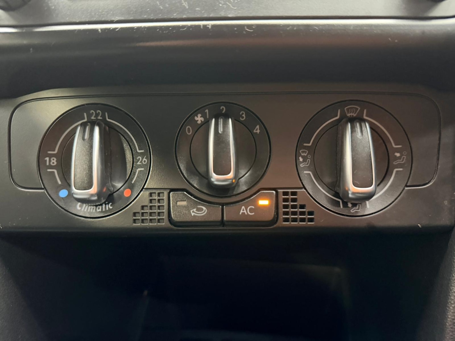 Used Volkswagen Polo 2010 for sale - 76437054: Photo 38