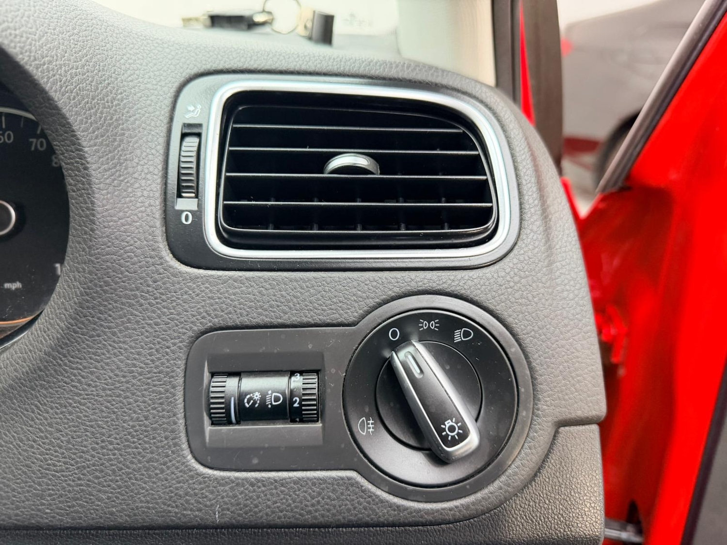 Used Volkswagen Polo 2010 for sale - 76437054: Photo 39