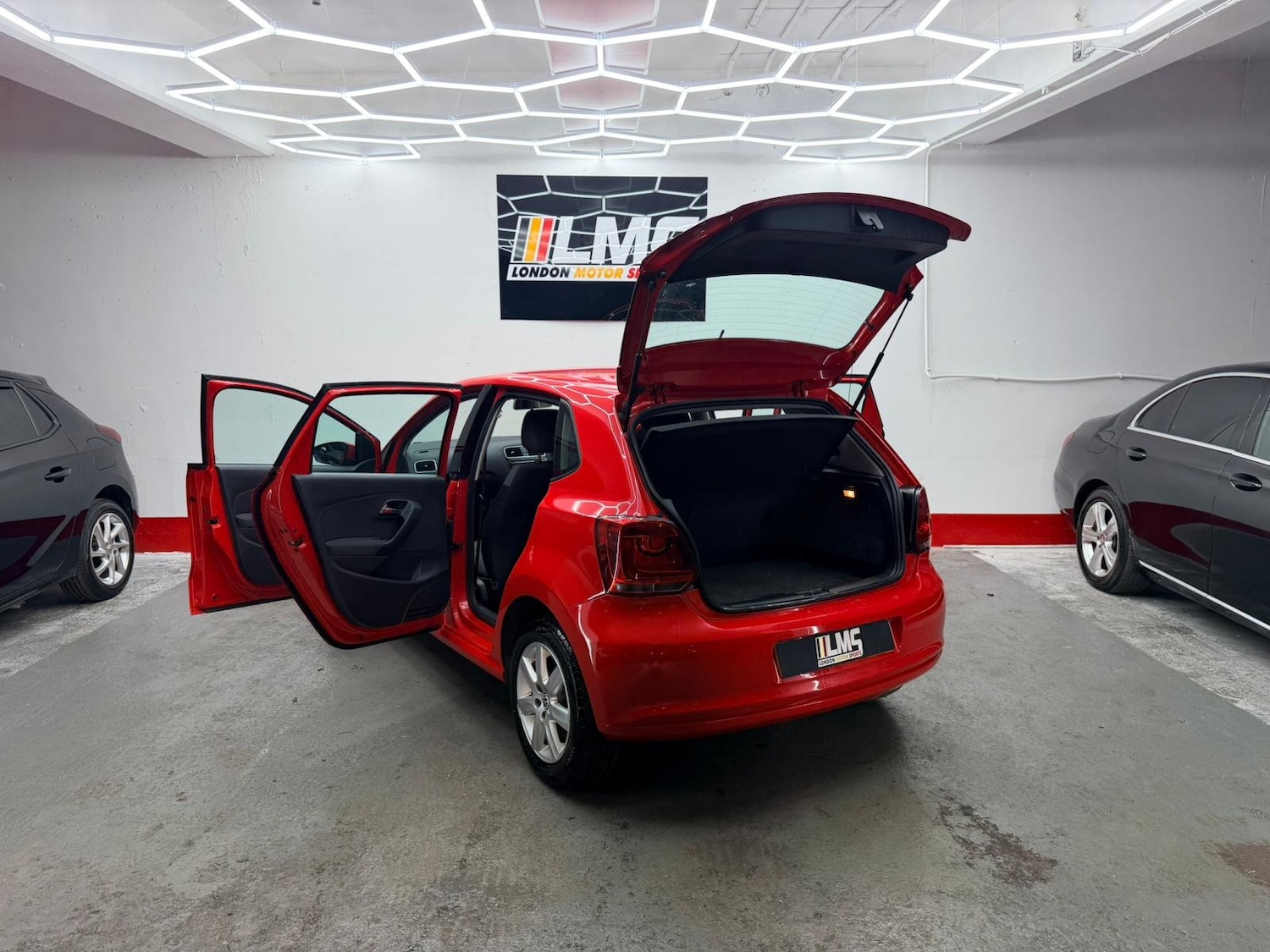 Used Volkswagen Polo 2010 for sale - 76437054: Photo 76