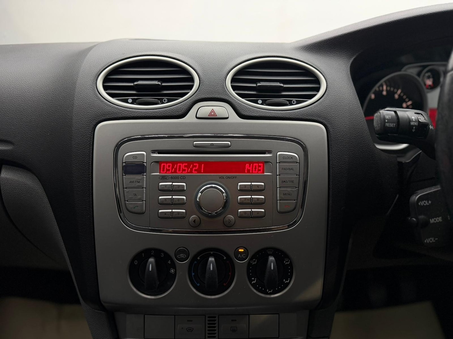 Used Ford Focus 2009 for sale - 76879396: Photo 40