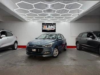 Used Hyundai i20 2017 for sale - 77088282: Photo