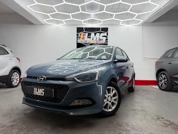 Used Hyundai i20 2017 for sale - 77088282: Photo