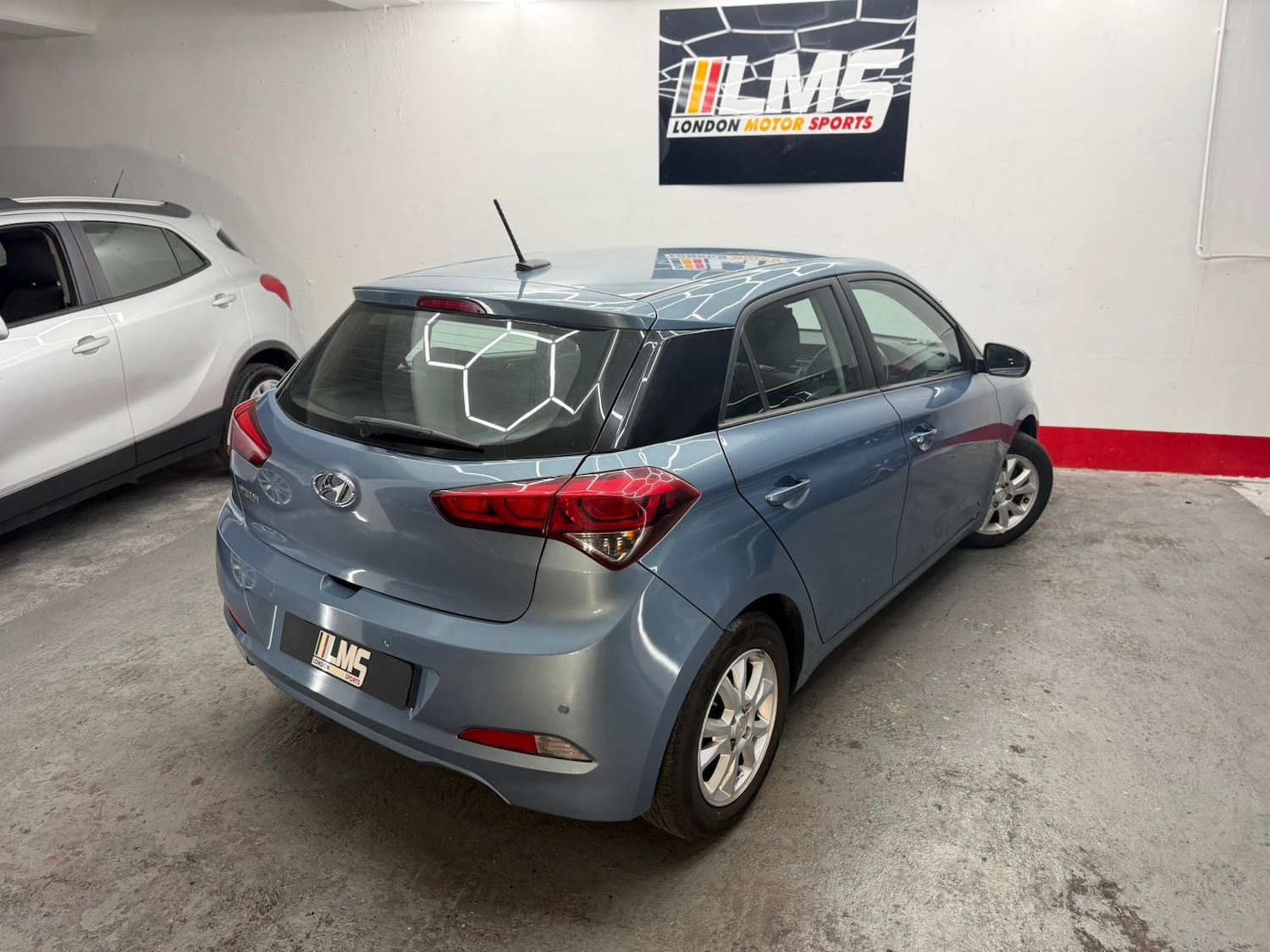 Used Hyundai i20 2017 for sale - 77088282: Photo 76