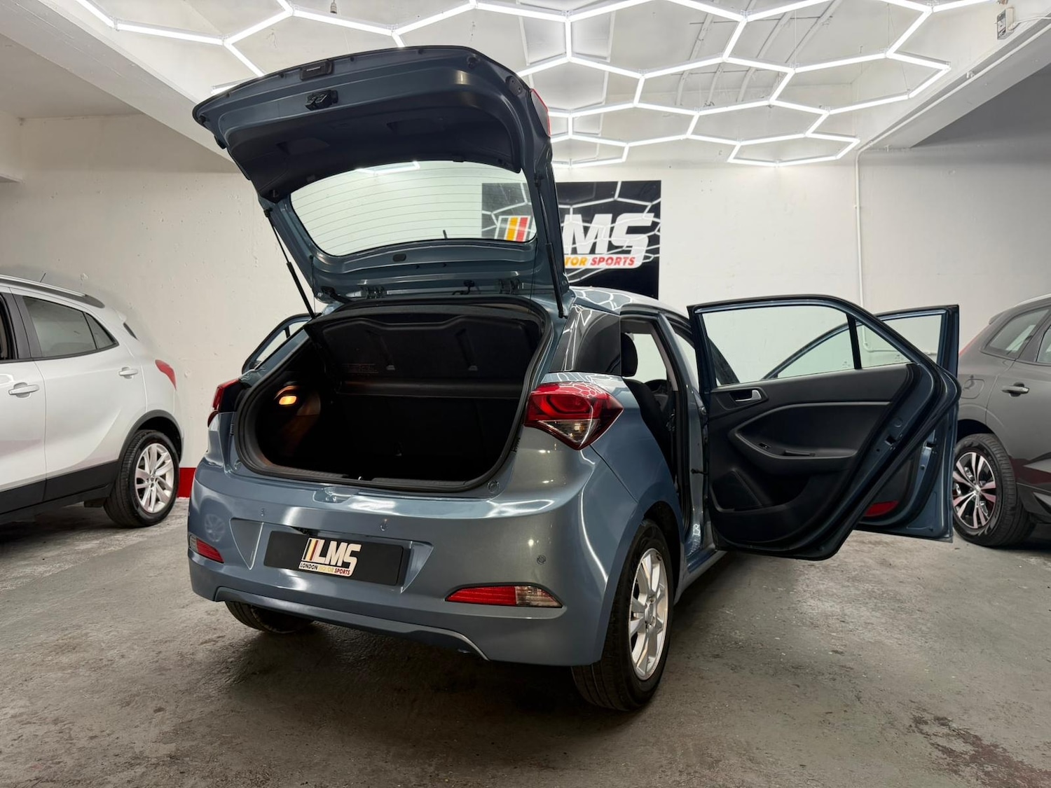 Used Hyundai i20 2017 for sale - 77088282: Photo 88