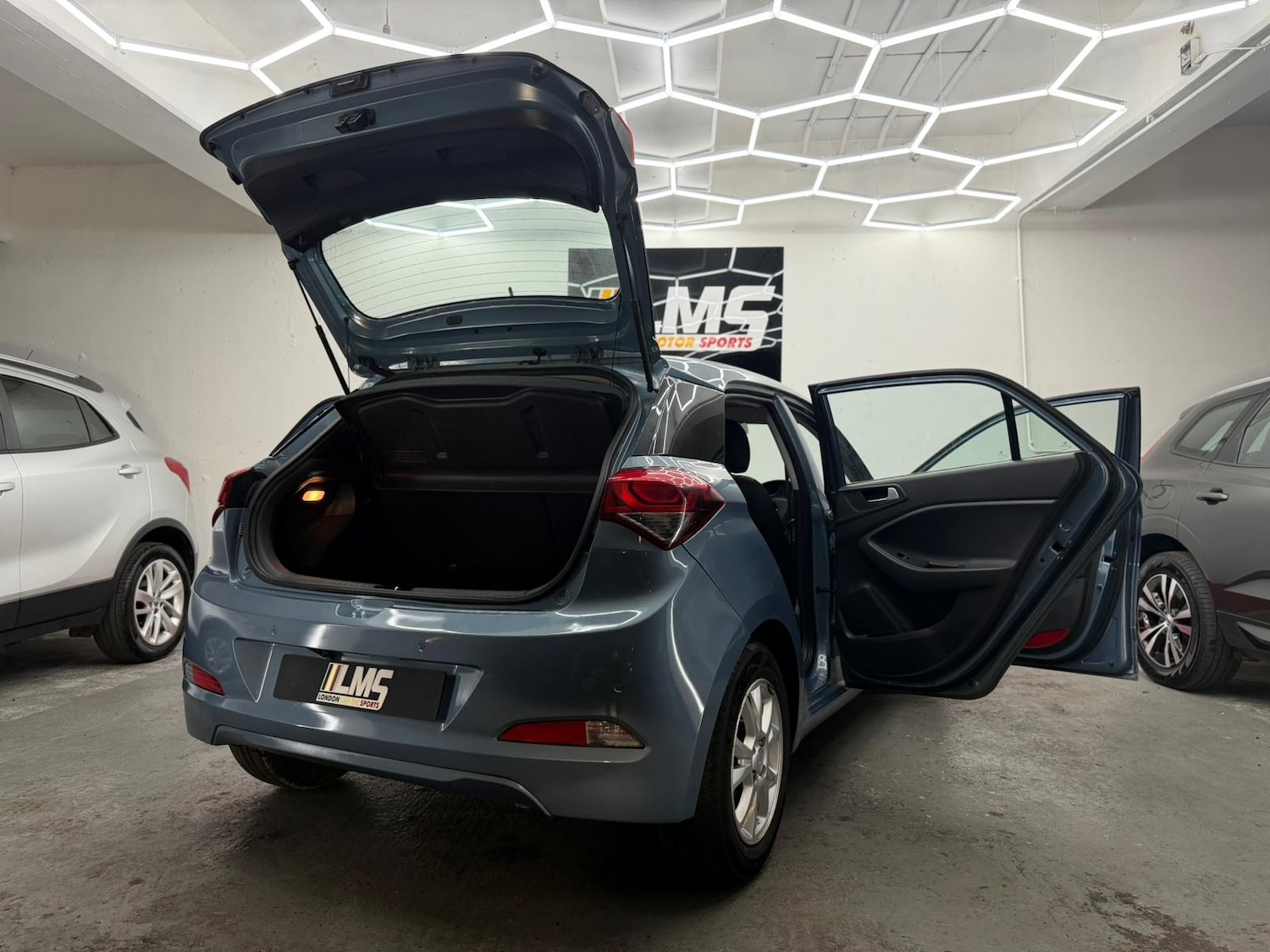 Used Hyundai i20 2017 for sale - 77088282: Photo 89