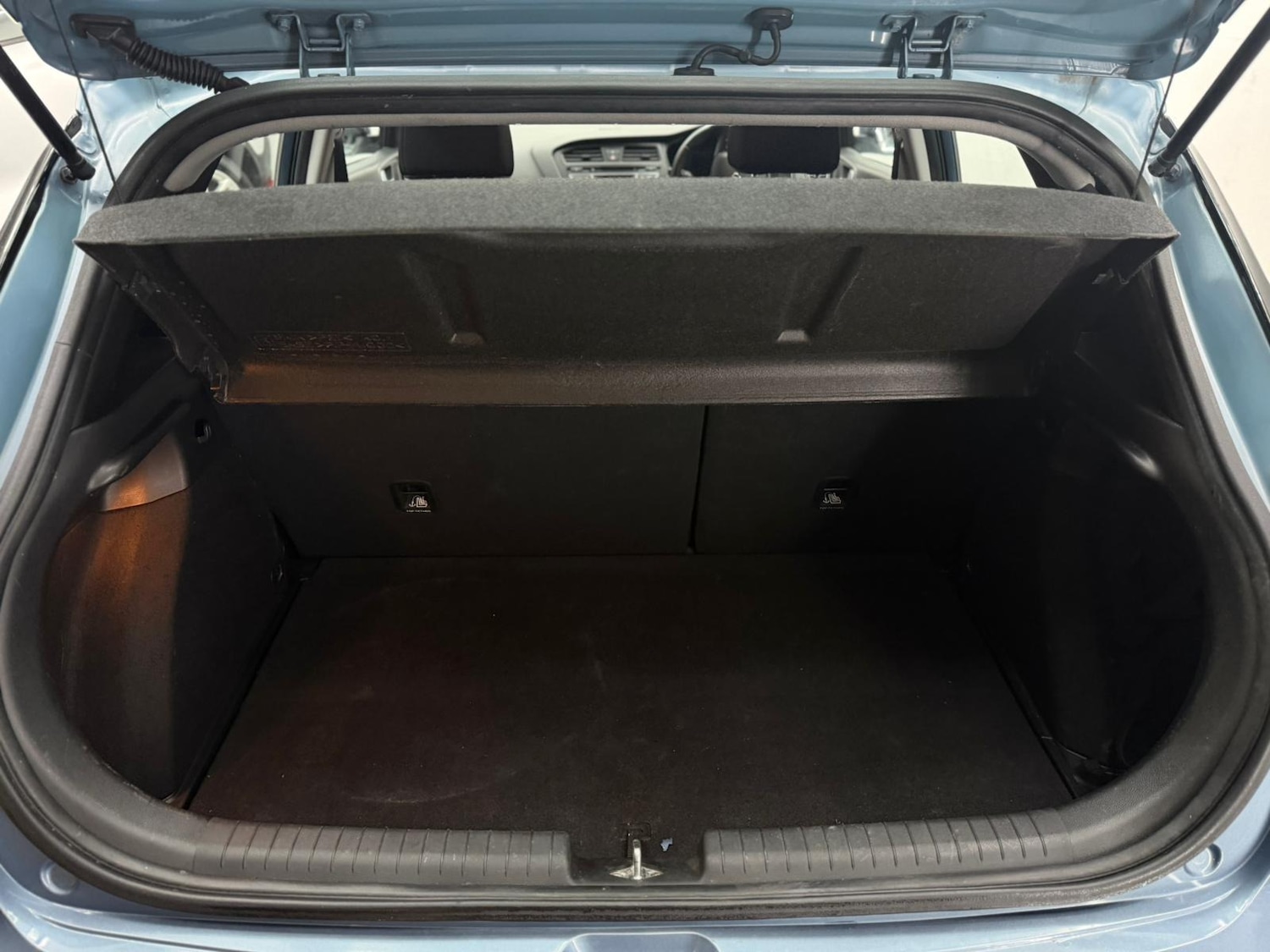 Used Hyundai i20 2017 for sale - 77088282: Photo 90