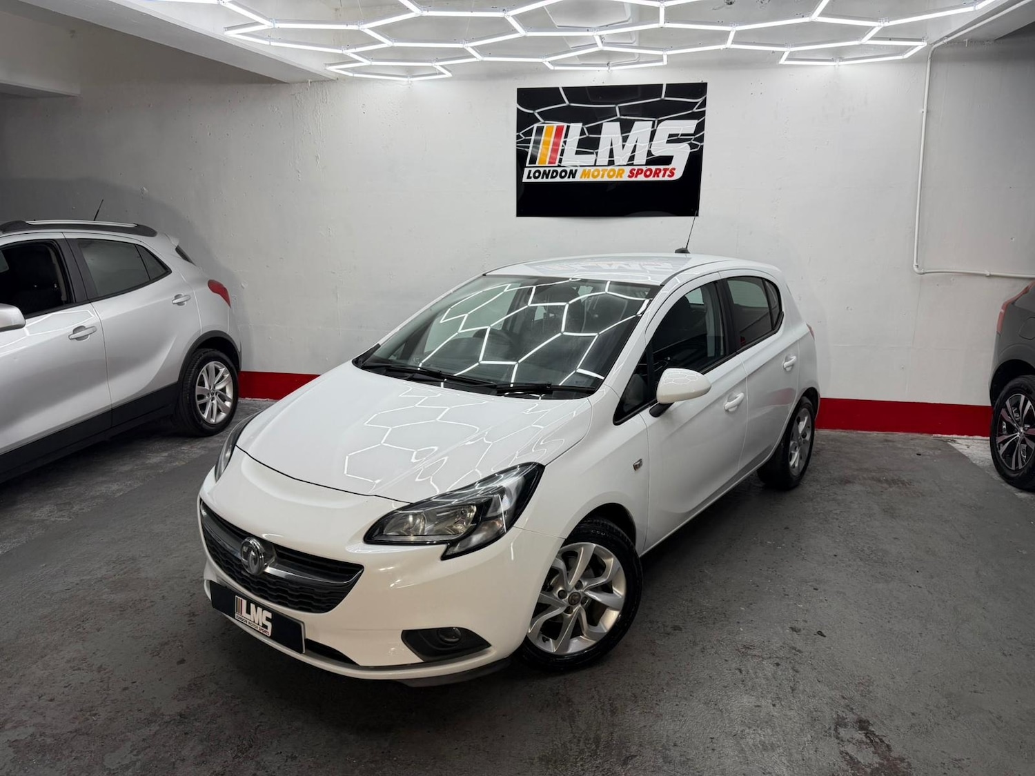 Used Vauxhall Corsa 2016 for sale - 77247880: Photo 3