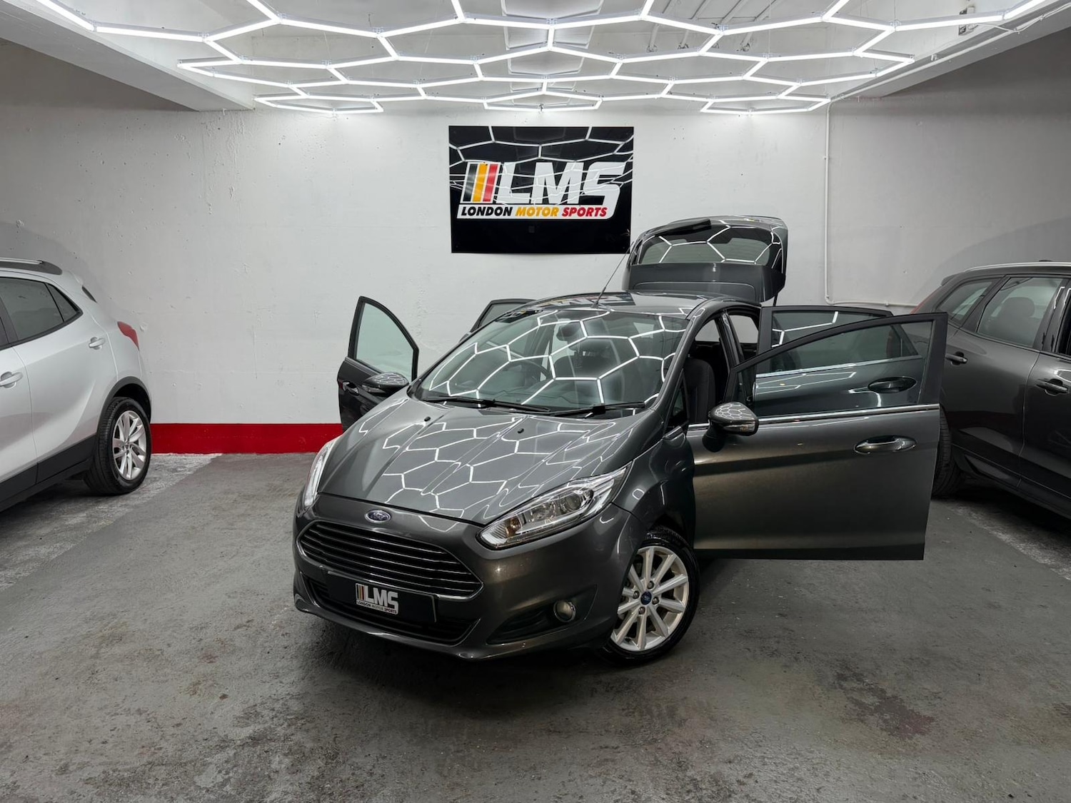 Used Ford Fiesta 2017 for sale - 77233606: Photo 11