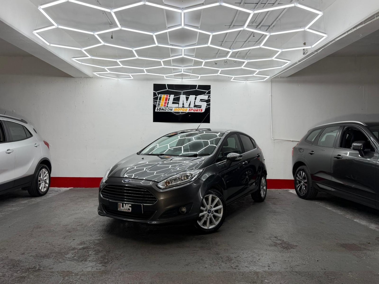 Used Ford Fiesta 2017 for sale - 77233606: Photo 2