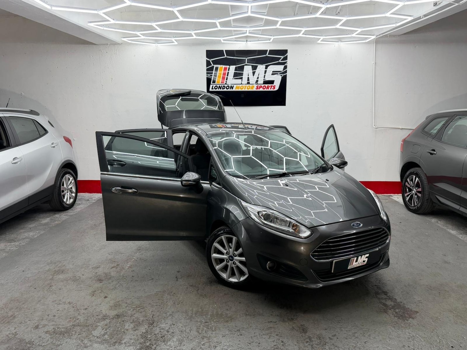 Used Ford Fiesta 2017 for sale - 77233606: Photo 24