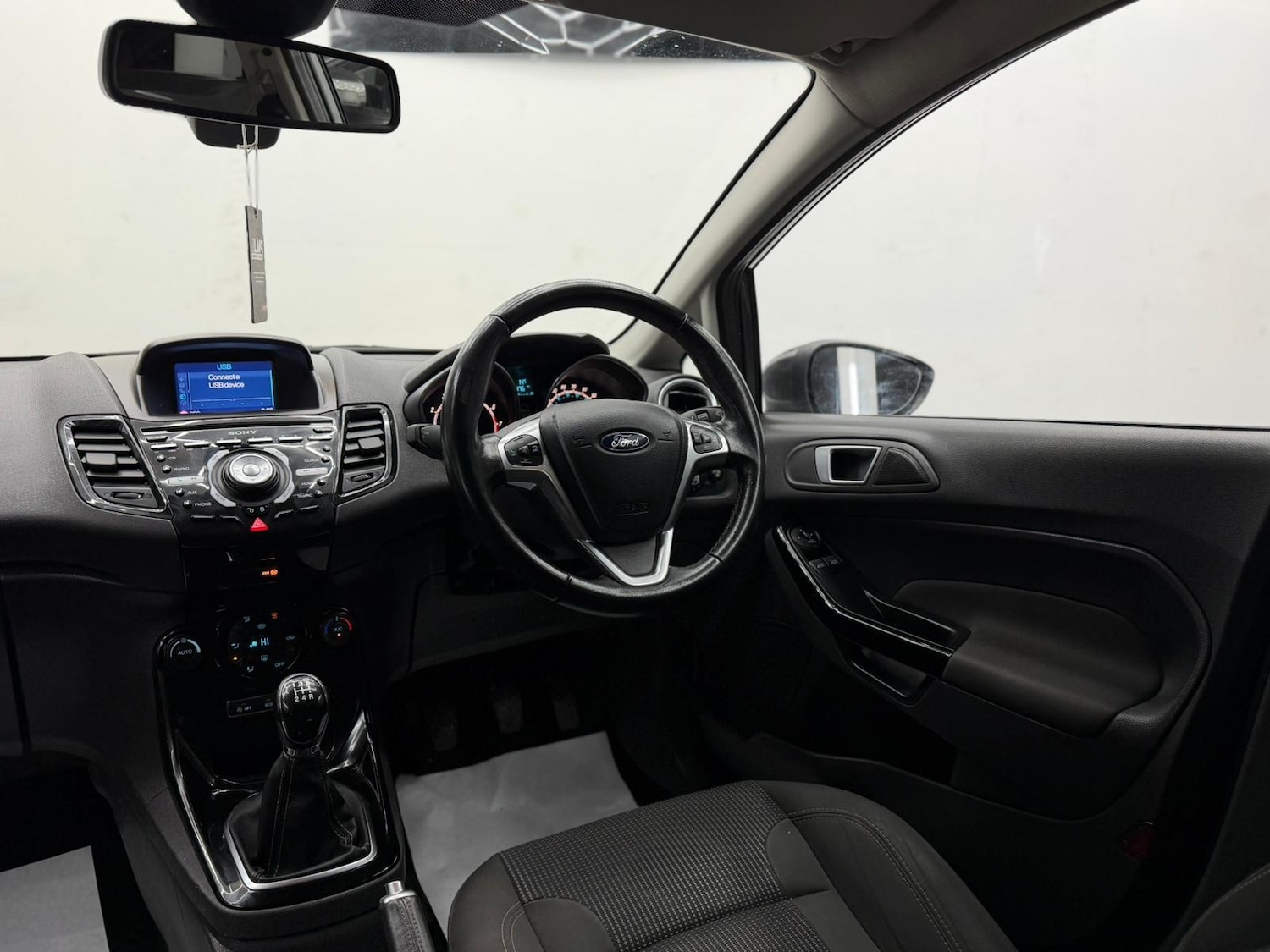 Used Ford Fiesta 2017 for sale - 77233606: Photo 33