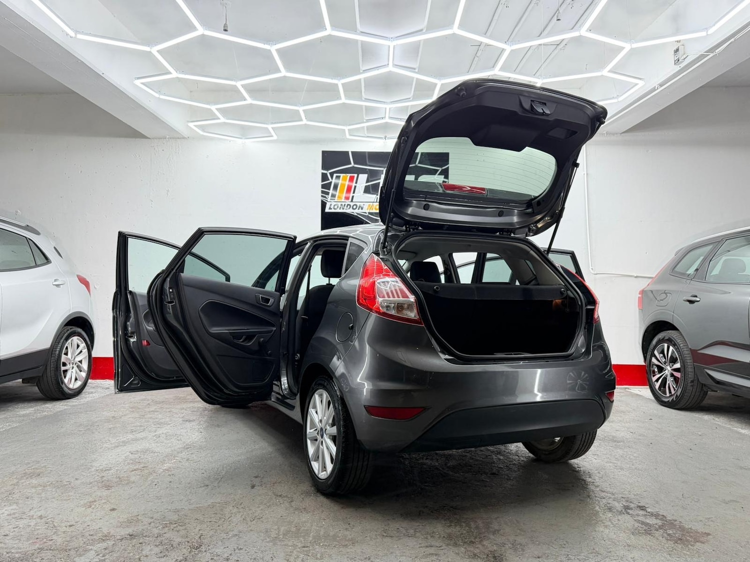 Used Ford Fiesta 2017 for sale - 77233606: Photo 73