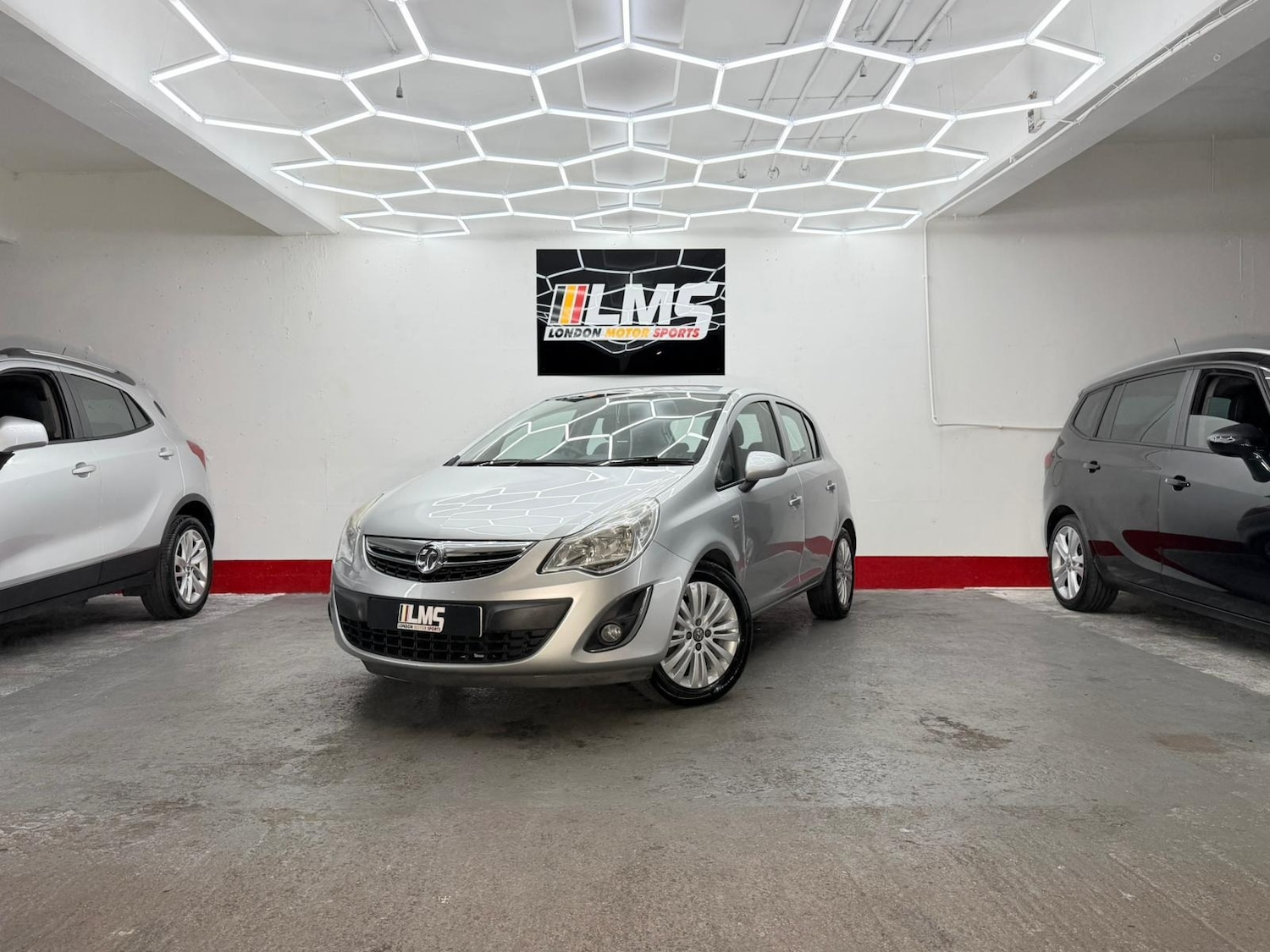 Used Vauxhall Corsa 2013 for sale - 77061302: Photo 2