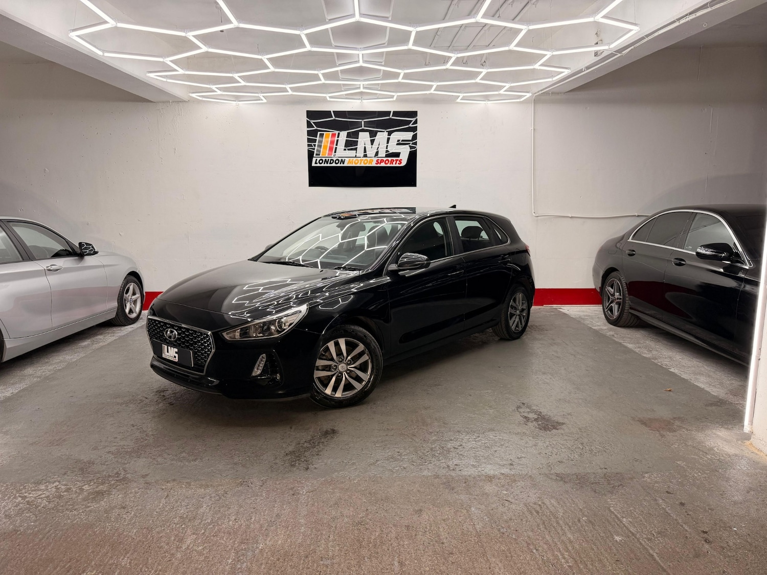 Used Hyundai i30 2018 for sale - 76036487: Photo 1