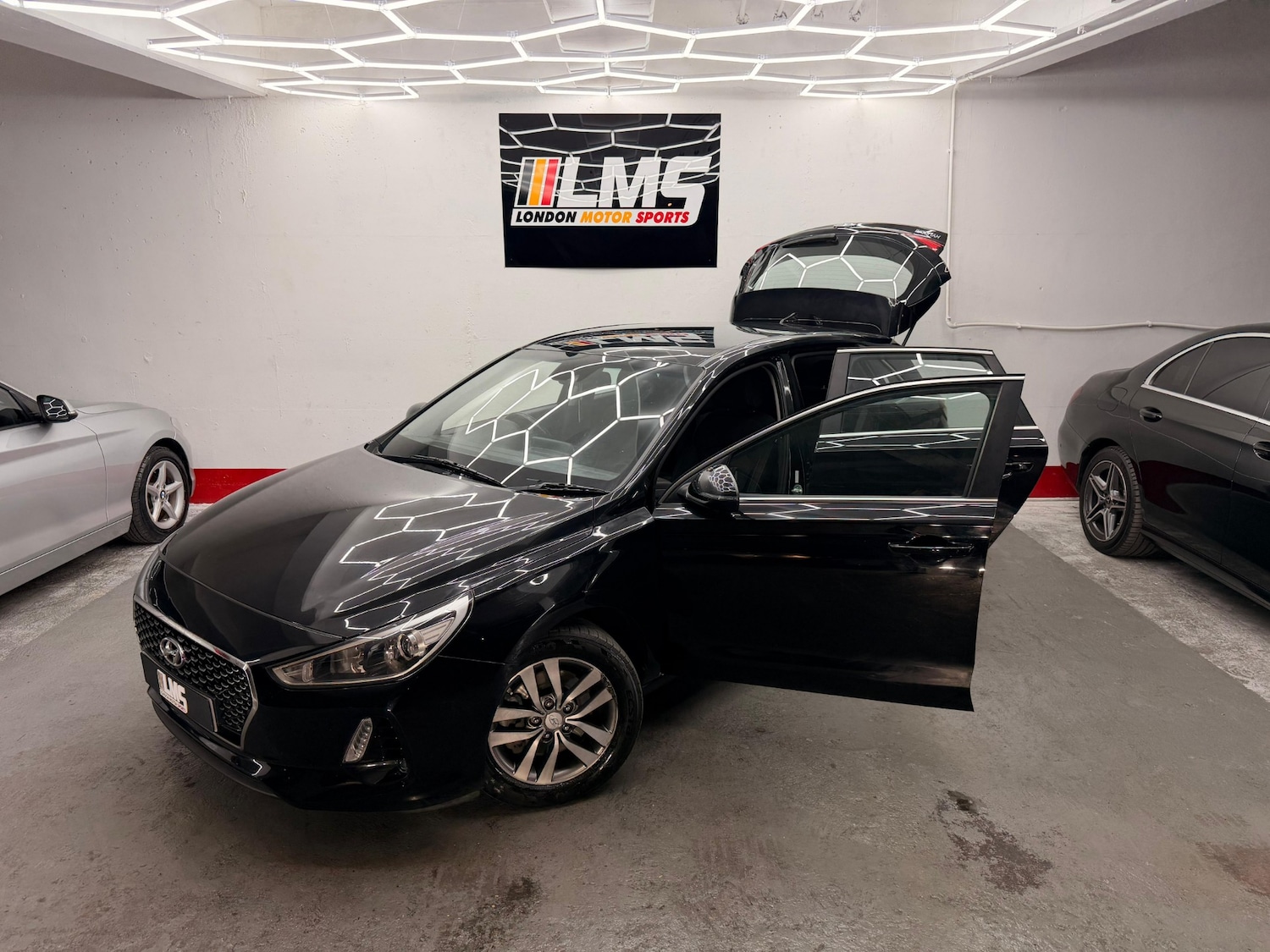 Used Hyundai i30 2018 for sale - 76036487: Photo 10
