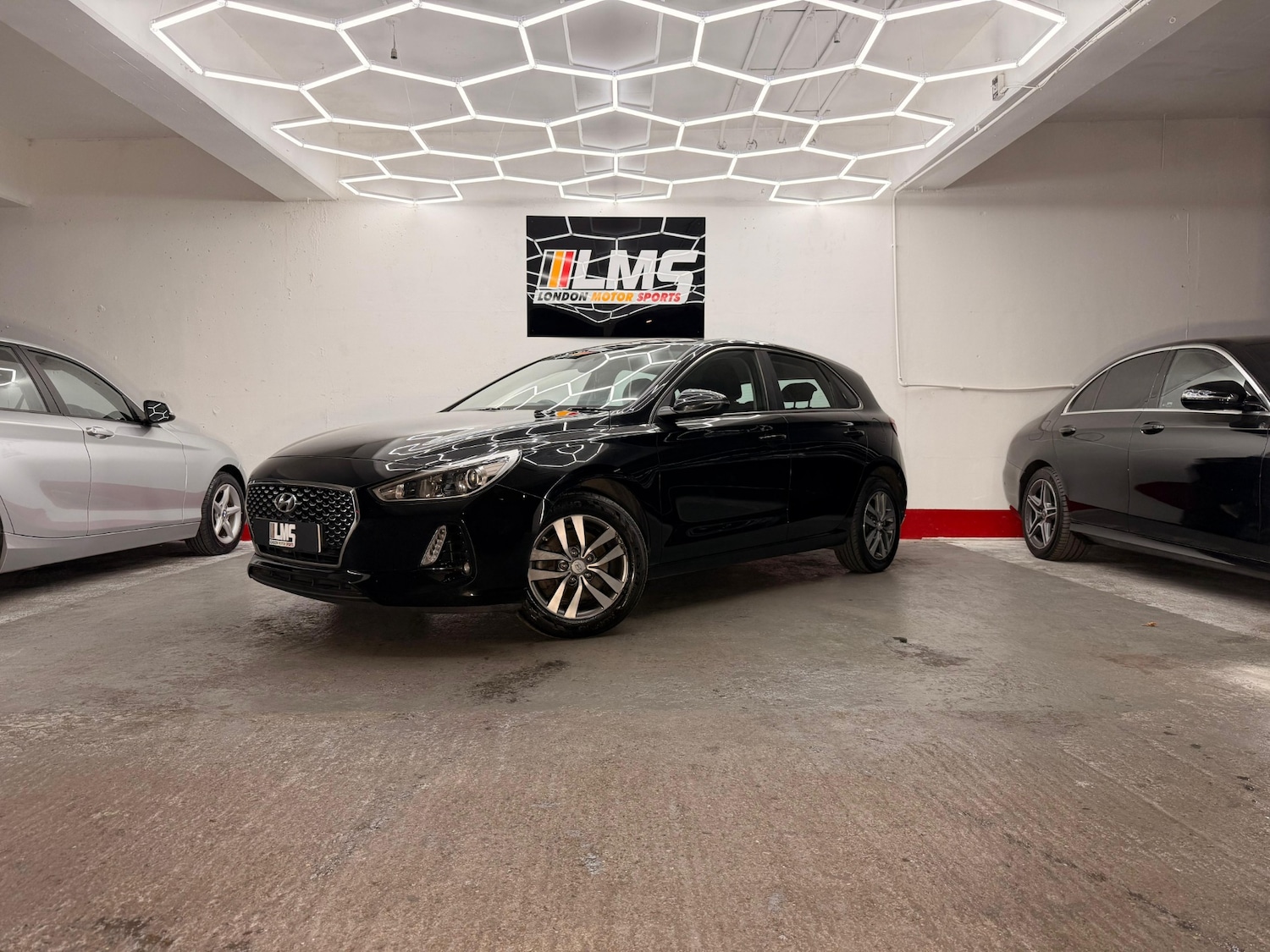 Used Hyundai i30 2018 for sale - 76036487: Photo 2