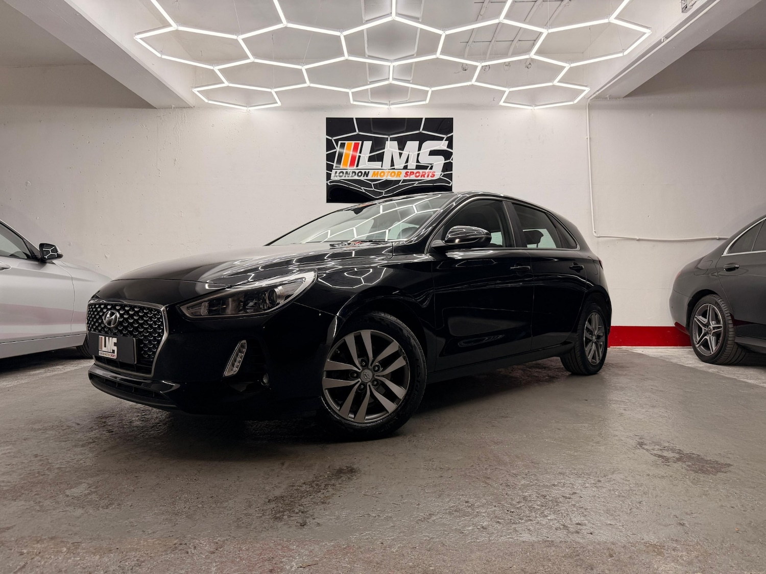 Used Hyundai i30 2018 for sale - 76036487: Photo 3
