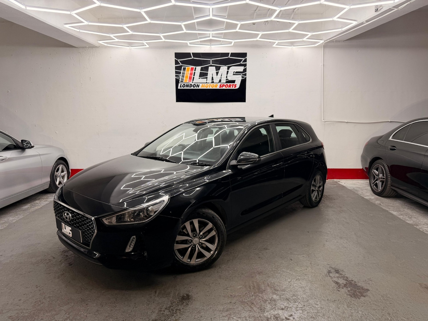 Used Hyundai i30 2018 for sale - 76036487: Photo 4