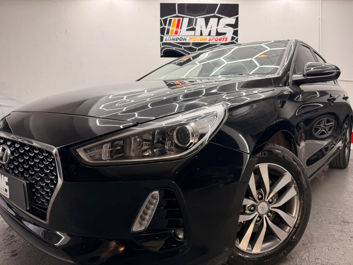 Used Hyundai i30 2018 for sale - 76036487: Photo 5